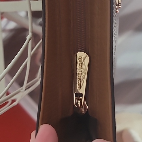 Michael Kors Crossbody Bag Tan Leather with Gold Metal Accents - Picture 6 of 10